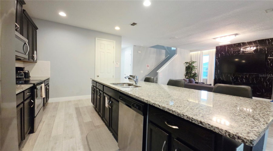 KISSIMMEE, Florida 34747, 6 Bedrooms Bedrooms, ,4 BathroomsBathrooms,Residential,For Sale,PELICAN COVE,0,MFRO6417089