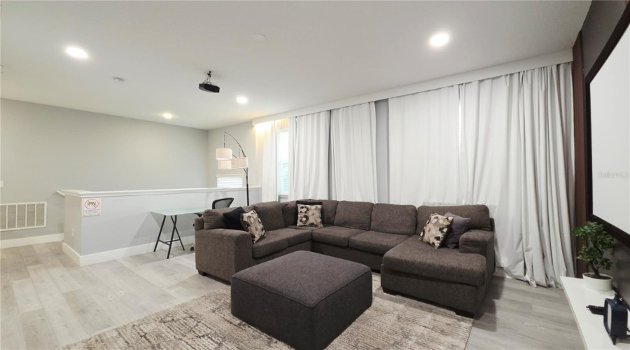 KISSIMMEE, Florida 34747, 6 Bedrooms Bedrooms, ,4 BathroomsBathrooms,Residential,For Sale,PELICAN COVE,0,MFRO6417089