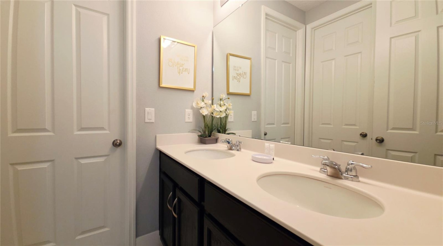 KISSIMMEE, Florida 34747, 6 Bedrooms Bedrooms, ,4 BathroomsBathrooms,Residential,For Sale,PELICAN COVE,0,MFRO6417089
