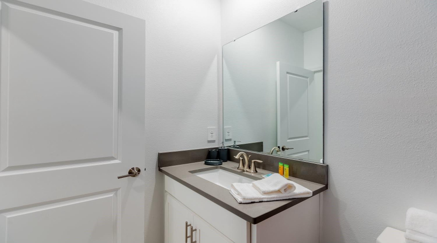 DAVENPORT, Florida 33896, 5 Bedrooms Bedrooms, ,5 BathroomsBathrooms,Residential,For Sale,PLAY THROUGH,0,MFRO6415351