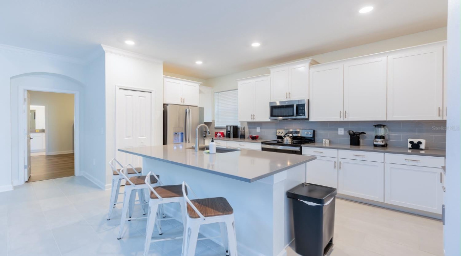 DAVENPORT, Florida 33896, 5 Bedrooms Bedrooms, ,5 BathroomsBathrooms,Residential,For Sale,PLAY THROUGH,0,MFRO6415351