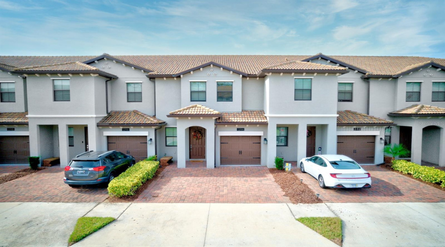 DAVENPORT, Florida 33896, 3 Bedrooms Bedrooms, ,2 BathroomsBathrooms,Residential,For Sale,ROYAL ST GEORGE,0,MFRO6414466