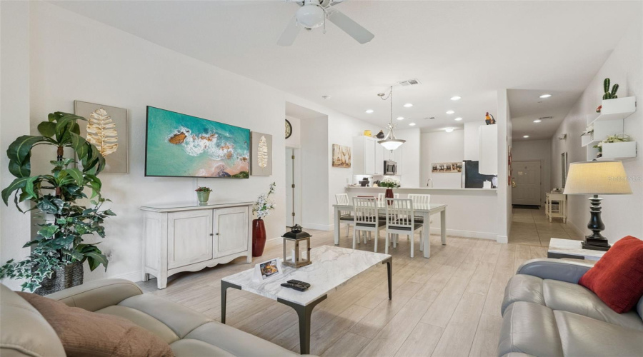 DAVENPORT, Florida 33897, 3 Bedrooms Bedrooms, ,2 BathroomsBathrooms,Residential,For Sale,LUCAYA,0,MFRO6416880
