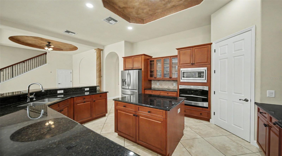 ORLANDO, Florida 32836, 5 Bedrooms Bedrooms, ,4 BathroomsBathrooms,Residential,For Sale,LIVORNO,0,MFRO6416839