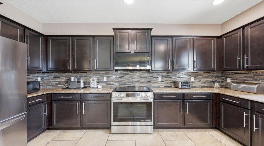 DAVENPORT, Florida 33896, 4 Bedrooms Bedrooms, ,2 BathroomsBathrooms,Residential,For Sale,SEQUOIA,0,MFRO6417095