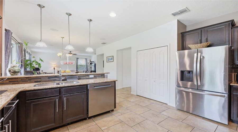 DAVENPORT, Florida 33896, 4 Bedrooms Bedrooms, ,2 BathroomsBathrooms,Residential,For Sale,SEQUOIA,0,MFRO6417095