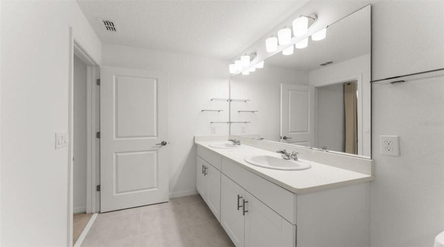 KISSIMMEE, Florida 34746, 3 Bedrooms Bedrooms, ,2 BathroomsBathrooms,Residential,For Sale,LANDING NET,0,MFRO6416193
