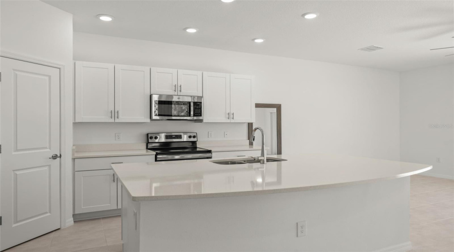 KISSIMMEE, Florida 34746, 3 Bedrooms Bedrooms, ,2 BathroomsBathrooms,Residential,For Sale,LANDING NET,0,MFRO6416193