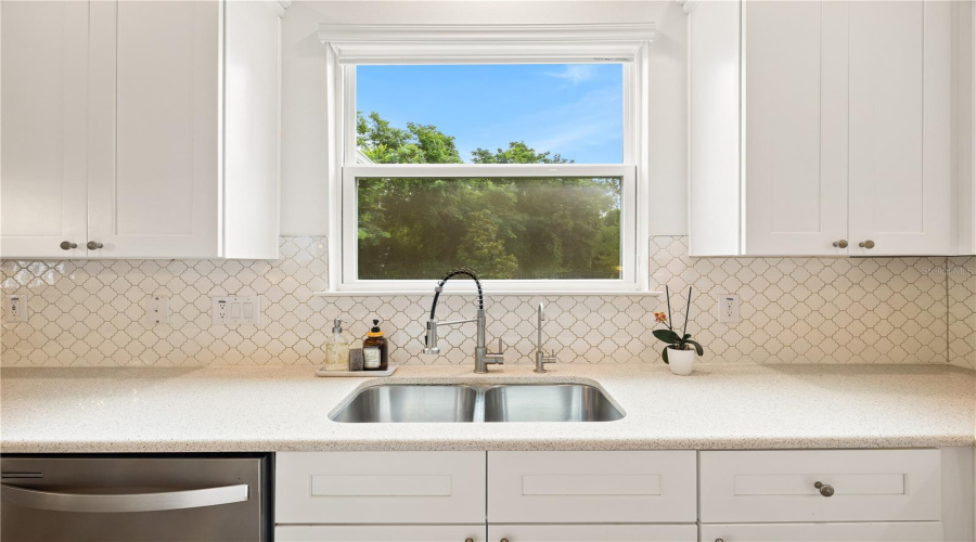 ORLANDO, Florida 32836, 4 Bedrooms Bedrooms, ,3 BathroomsBathrooms,Residential,For Sale,WAKEWORTH,0,MFRO6406126