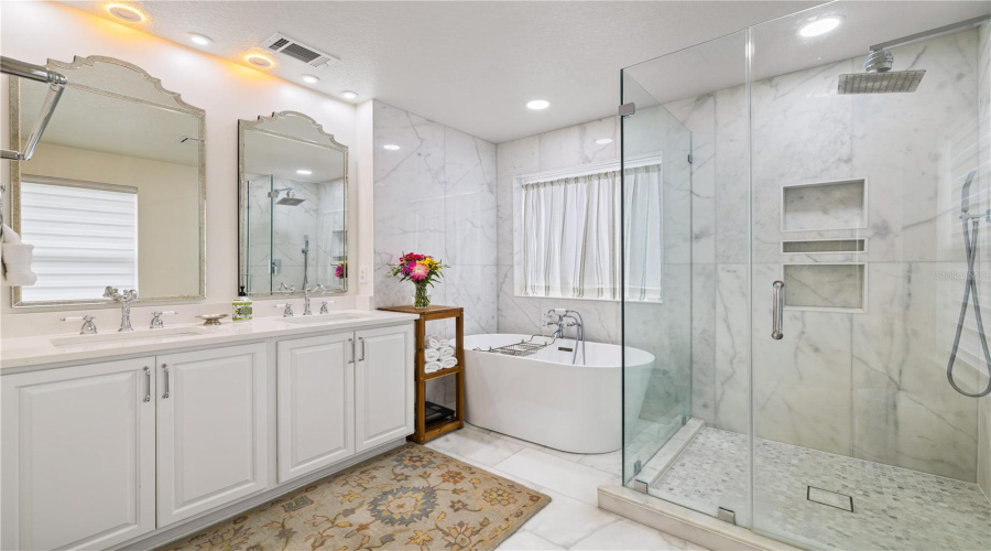 ORLANDO, Florida 32836, 4 Bedrooms Bedrooms, ,3 BathroomsBathrooms,Residential,For Sale,WAKEWORTH,0,MFRO6406126
