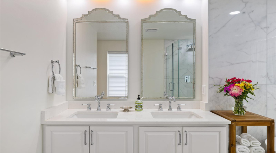ORLANDO, Florida 32836, 4 Bedrooms Bedrooms, ,3 BathroomsBathrooms,Residential,For Sale,WAKEWORTH,0,MFRO6406126