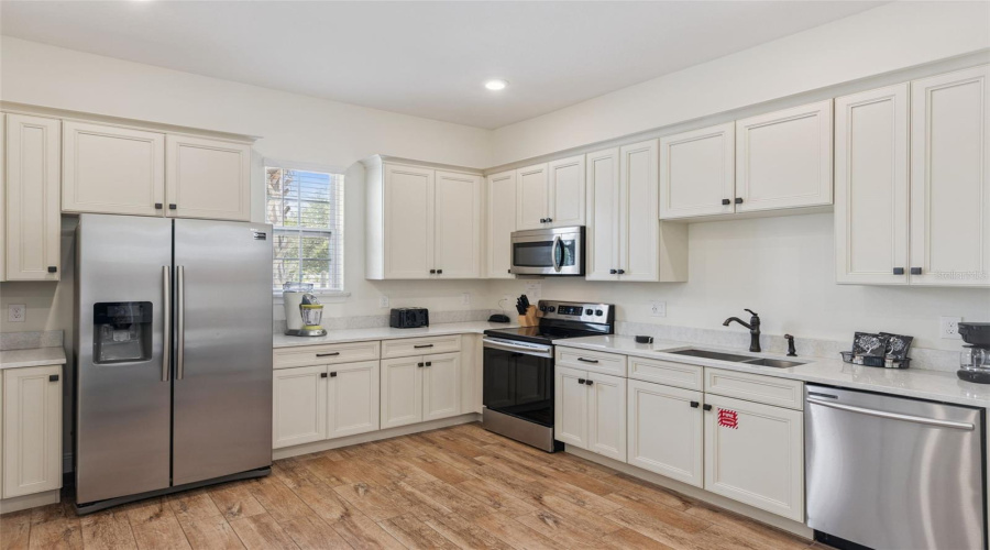 KISSIMMEE, Florida 34747, 4 Bedrooms Bedrooms, ,3 BathroomsBathrooms,Residential,For Sale,LOST SHAKER,0,MFRW7886703