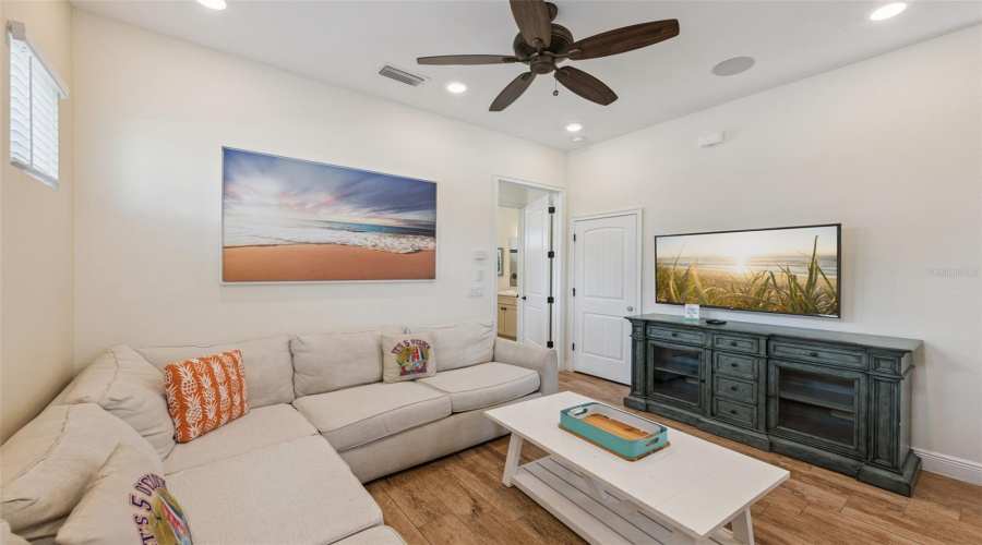 KISSIMMEE, Florida 34747, 4 Bedrooms Bedrooms, ,3 BathroomsBathrooms,Residential,For Sale,LOST SHAKER,0,MFRW7886703
