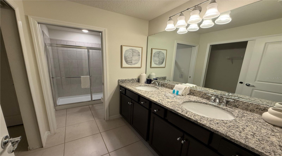 DAVENPORT, Florida 33897, 5 Bedrooms Bedrooms, ,4 BathroomsBathrooms,Residential,For Sale,JETTY WAY,0,MFRO6416126
