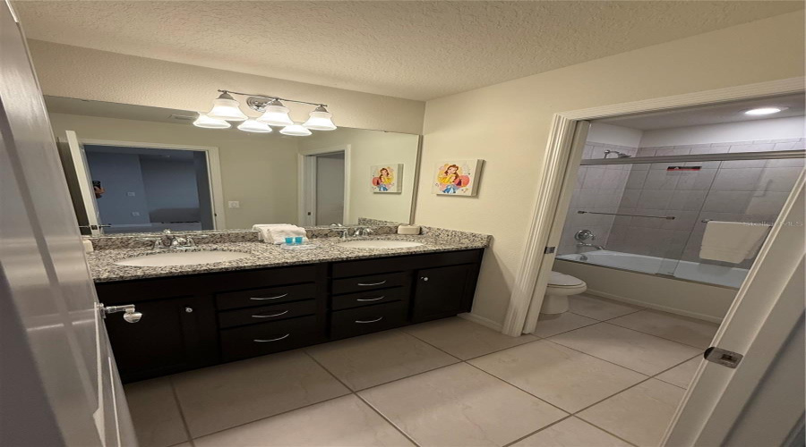 DAVENPORT, Florida 33897, 5 Bedrooms Bedrooms, ,4 BathroomsBathrooms,Residential,For Sale,JETTY WAY,0,MFRO6416126