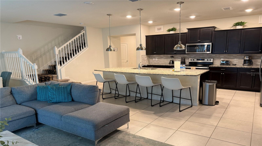 DAVENPORT, Florida 33897, 5 Bedrooms Bedrooms, ,4 BathroomsBathrooms,Residential,For Sale,JETTY WAY,0,MFRO6416126