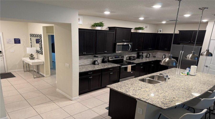DAVENPORT, Florida 33897, 5 Bedrooms Bedrooms, ,4 BathroomsBathrooms,Residential,For Sale,JETTY WAY,0,MFRO6416126