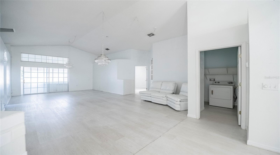 DAVENPORT, Florida 33837, 3 Bedrooms Bedrooms, ,2 BathroomsBathrooms,Residential,For Sale,CHINA BERRY,0,MFRTB8519632