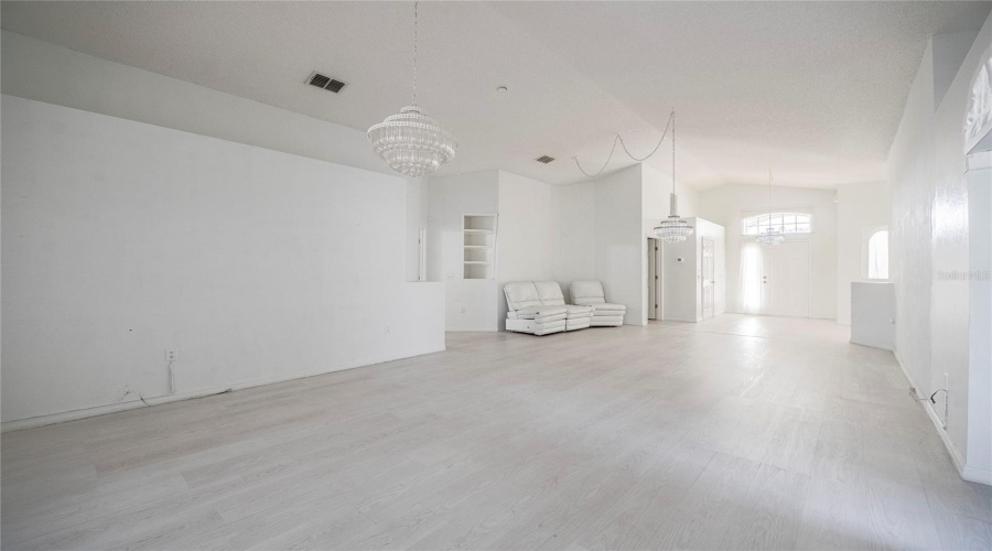 DAVENPORT, Florida 33837, 3 Bedrooms Bedrooms, ,2 BathroomsBathrooms,Residential,For Sale,CHINA BERRY,0,MFRTB8519632