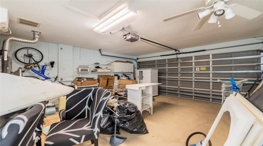 DAVENPORT, Florida 33837, 3 Bedrooms Bedrooms, ,2 BathroomsBathrooms,Residential,For Sale,CHINA BERRY,0,MFRTB8519632