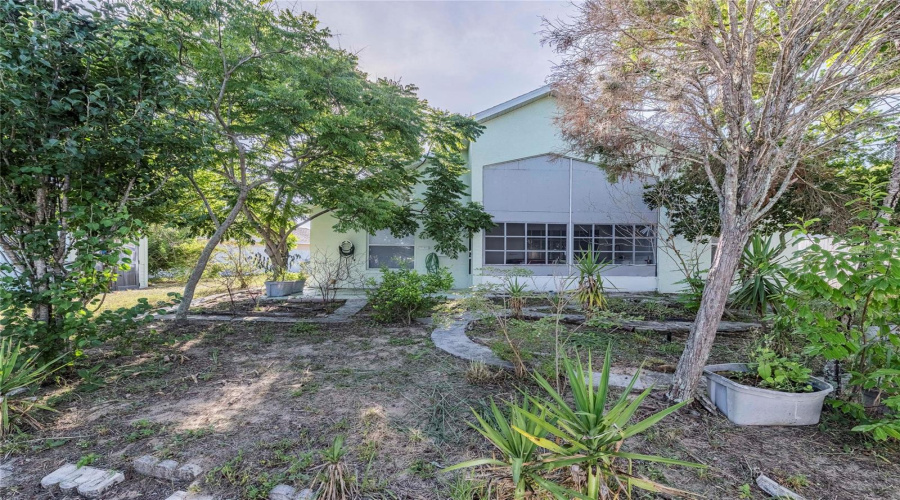 DAVENPORT, Florida 33837, 3 Bedrooms Bedrooms, ,2 BathroomsBathrooms,Residential,For Sale,CHINA BERRY,0,MFRTB8519632