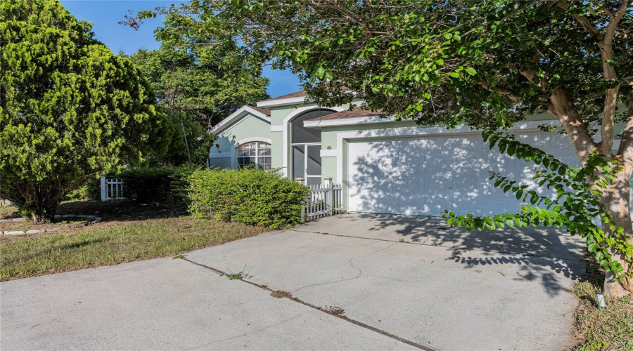DAVENPORT, Florida 33837, 3 Bedrooms Bedrooms, ,2 BathroomsBathrooms,Residential,For Sale,CHINA BERRY,0,MFRTB8519632