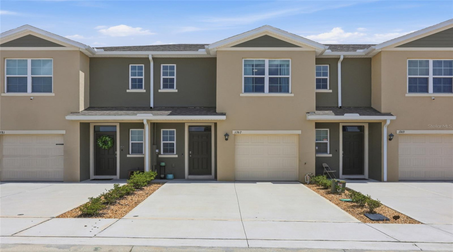 DAVENPORT, Florida 33837, 3 Bedrooms Bedrooms, ,2 BathroomsBathrooms,Residential,For Sale,WOODEN,0,MFRO6417577