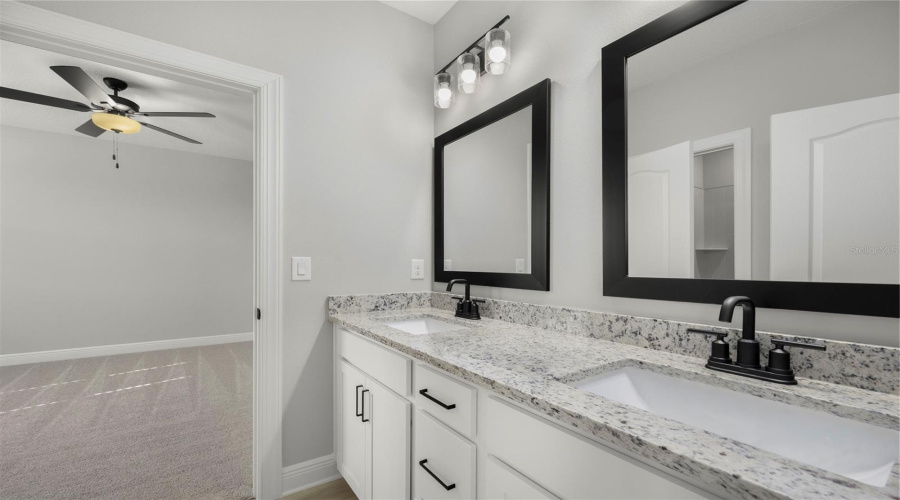 KISSIMMEE, Florida 34747, 6 Bedrooms Bedrooms, ,4 BathroomsBathrooms,Residential,For Sale,MARLOW,0,MFRTB8520006