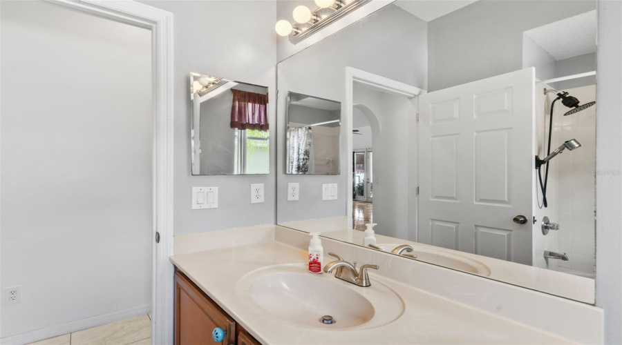 2nd Bathroom