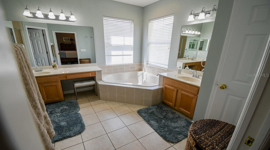 CELEBRATION, Florida 34747, 6 Bedrooms Bedrooms, ,4 BathroomsBathrooms,Residential,For Sale,WATERSIDE,0,MFRO6413869