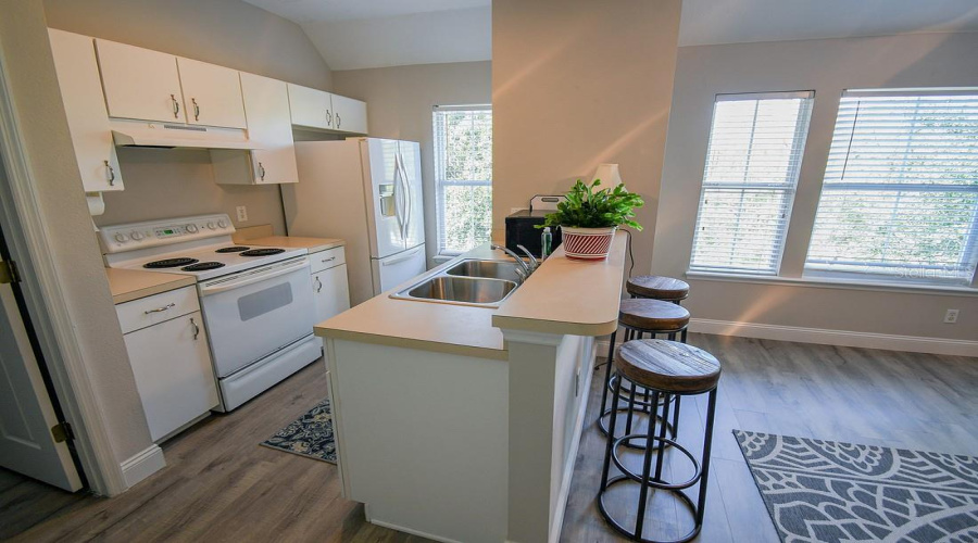 CELEBRATION, Florida 34747, 6 Bedrooms Bedrooms, ,4 BathroomsBathrooms,Residential,For Sale,WATERSIDE,0,MFRO6413869