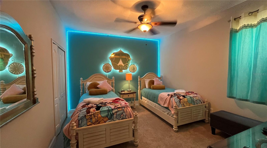 DAVENPORT, Florida 33837, 6 Bedrooms Bedrooms, ,5 BathroomsBathrooms,Residential,For Sale,ACORN,0,MFRO6414769