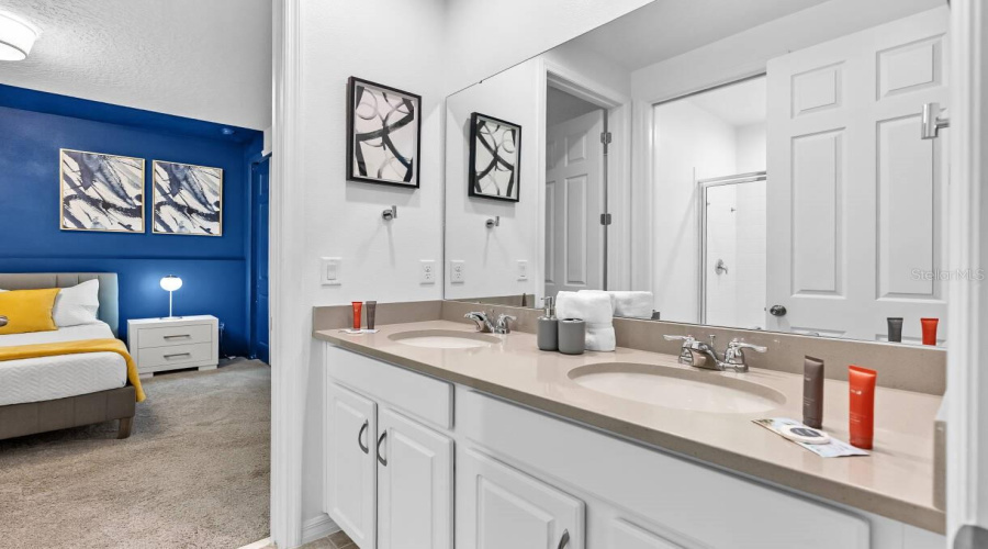 KISSIMMEE, Florida 34747, 9 Bedrooms Bedrooms, ,6 BathroomsBathrooms,Residential,For Sale,FLEMING MIST,0,MFRO6417067
