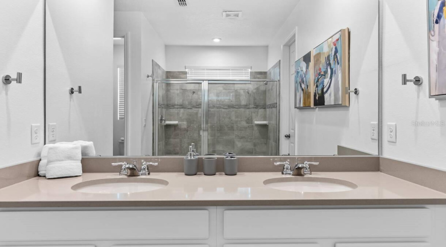 KISSIMMEE, Florida 34747, 9 Bedrooms Bedrooms, ,6 BathroomsBathrooms,Residential,For Sale,FLEMING MIST,0,MFRO6417067