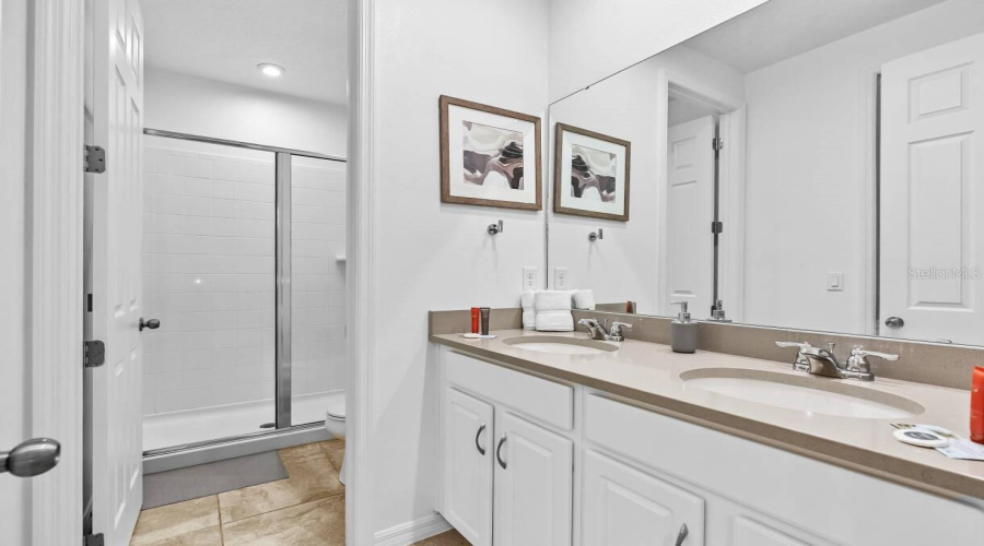 KISSIMMEE, Florida 34747, 9 Bedrooms Bedrooms, ,6 BathroomsBathrooms,Residential,For Sale,FLEMING MIST,0,MFRO6417067