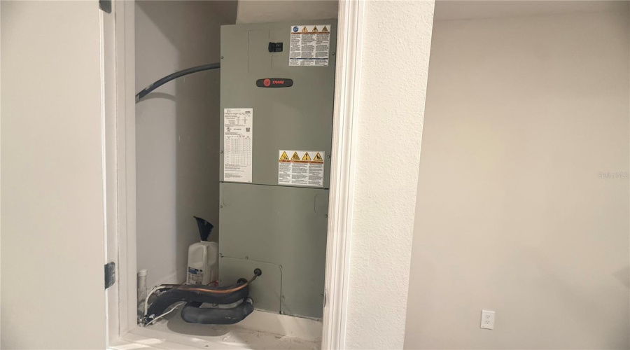KISSIMMEE, Florida 34746, 3 Bedrooms Bedrooms, ,2 BathroomsBathrooms,Residential,For Sale,CORAL CASTLE,0,MFRS5152027