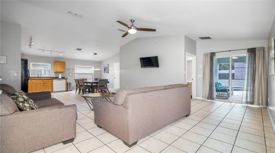 DAVENPORT, Florida 33896, 4 Bedrooms Bedrooms, ,3 BathroomsBathrooms,Residential,For Sale,SUNDOWN,0,MFRTB8518857