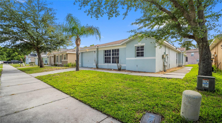DAVENPORT, Florida 33896, 4 Bedrooms Bedrooms, ,3 BathroomsBathrooms,Residential,For Sale,SUNDOWN,0,MFRTB8518857