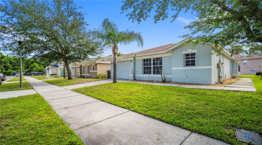 DAVENPORT, Florida 33896, 4 Bedrooms Bedrooms, ,3 BathroomsBathrooms,Residential,For Sale,SUNDOWN,0,MFRTB8518857