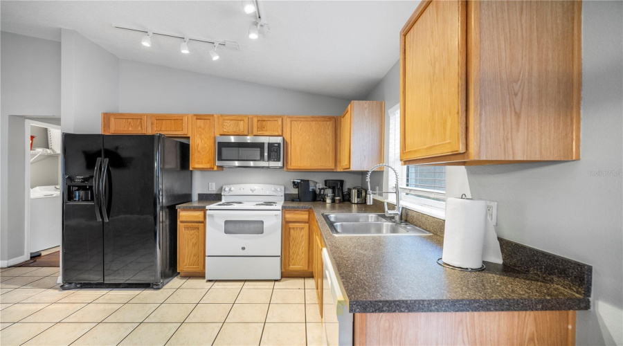 DAVENPORT, Florida 33896, 4 Bedrooms Bedrooms, ,3 BathroomsBathrooms,Residential,For Sale,SUNDOWN,0,MFRTB8518857