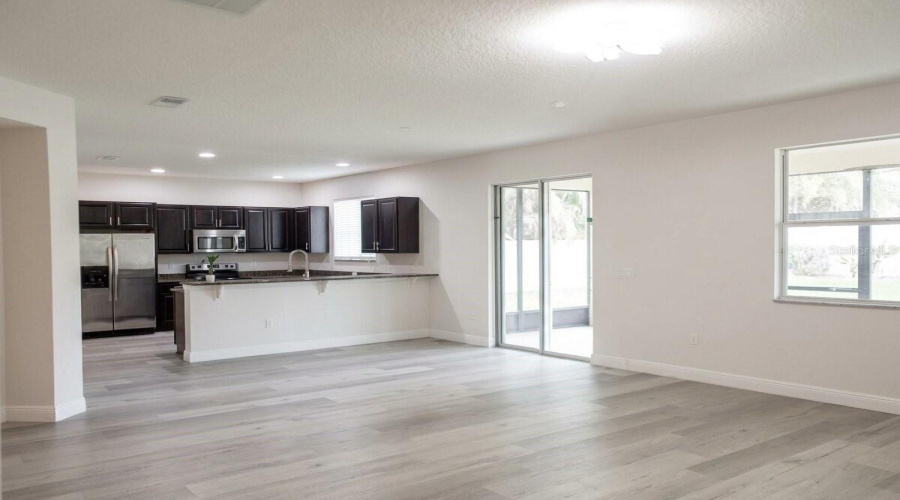 ORLANDO, Florida 32836, 4 Bedrooms Bedrooms, ,2 BathroomsBathrooms,Residential,For Sale,VERRAZANO,0,MFRO6289632