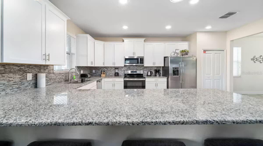 DAVENPORT, Florida 33896, 6 Bedrooms Bedrooms, ,6 BathroomsBathrooms,Residential,For Sale,HAZARD,0,MFRTB8520326