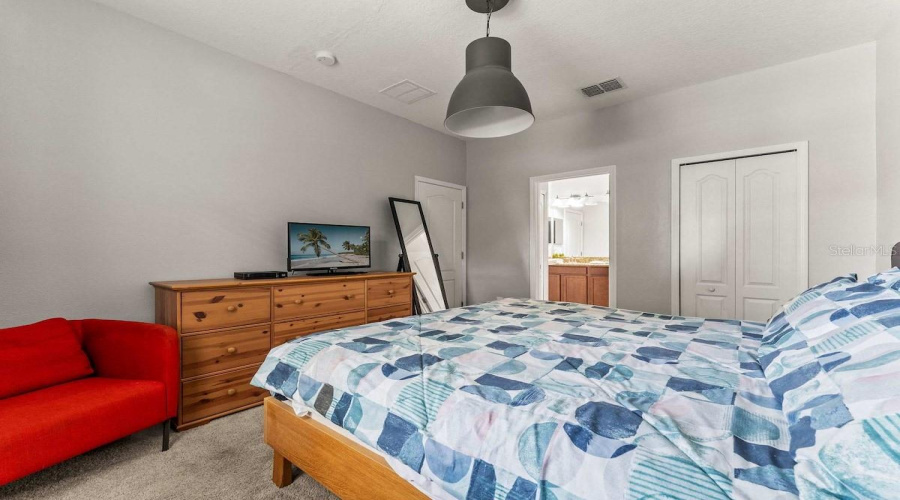 DAVENPORT, Florida 33896, 8 Bedrooms Bedrooms, ,5 BathroomsBathrooms,Residential,For Sale,ROLLING FAIRWAY,0,MFRTB8520360