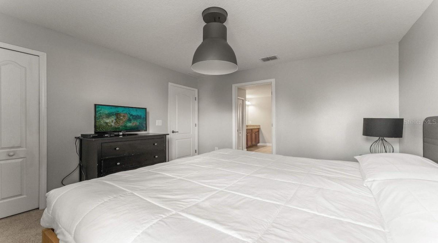 DAVENPORT, Florida 33896, 8 Bedrooms Bedrooms, ,5 BathroomsBathrooms,Residential,For Sale,ROLLING FAIRWAY,0,MFRTB8520360