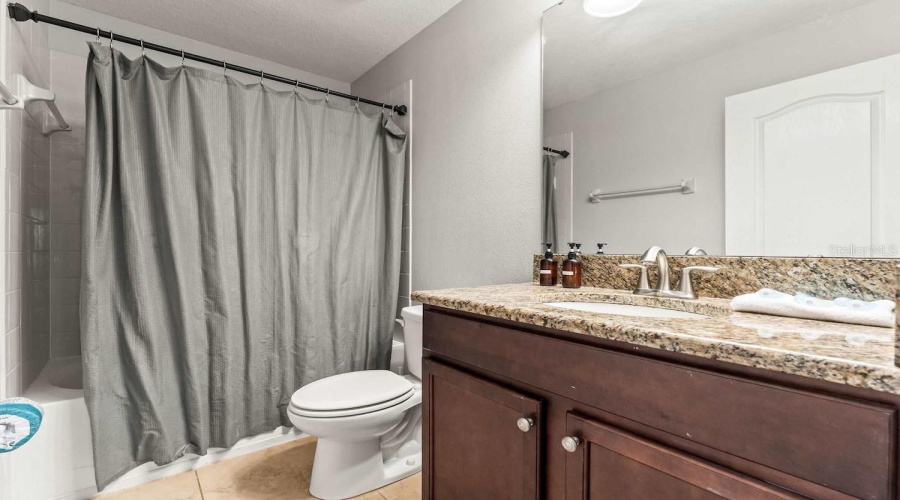 DAVENPORT, Florida 33896, 8 Bedrooms Bedrooms, ,5 BathroomsBathrooms,Residential,For Sale,ROLLING FAIRWAY,0,MFRTB8520360