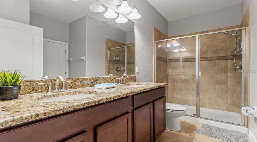 DAVENPORT, Florida 33896, 8 Bedrooms Bedrooms, ,5 BathroomsBathrooms,Residential,For Sale,ROLLING FAIRWAY,0,MFRTB8520360