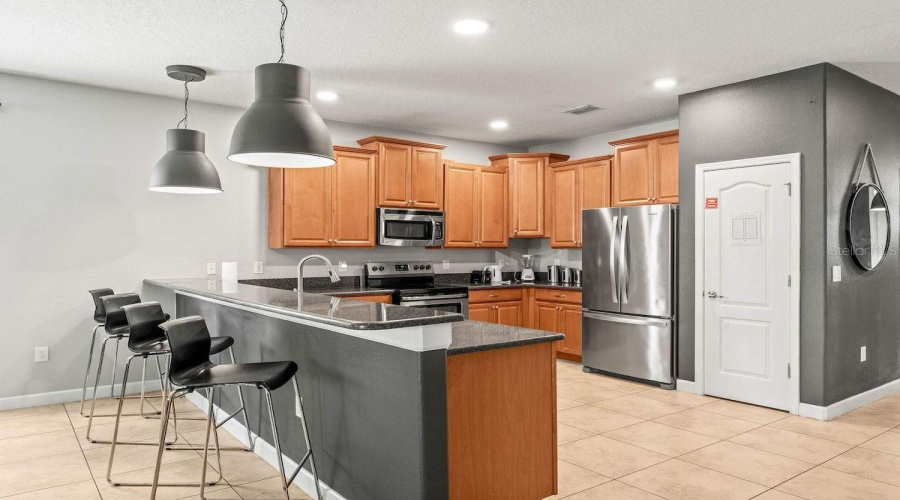 DAVENPORT, Florida 33896, 8 Bedrooms Bedrooms, ,5 BathroomsBathrooms,Residential,For Sale,ROLLING FAIRWAY,0,MFRTB8520360