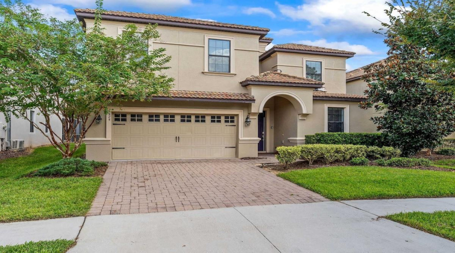 DAVENPORT, Florida 33896, 8 Bedrooms Bedrooms, ,5 BathroomsBathrooms,Residential,For Sale,ROLLING FAIRWAY,0,MFRTB8520360