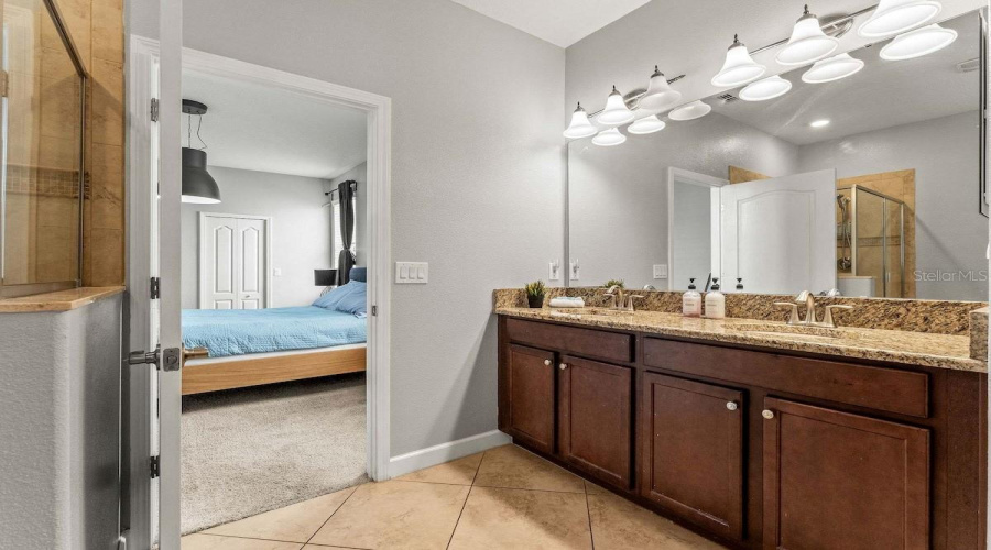 DAVENPORT, Florida 33896, 8 Bedrooms Bedrooms, ,5 BathroomsBathrooms,Residential,For Sale,ROLLING FAIRWAY,0,MFRTB8520360