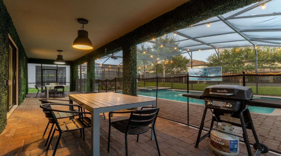 DAVENPORT, Florida 33896, 8 Bedrooms Bedrooms, ,5 BathroomsBathrooms,Residential,For Sale,ROLLING FAIRWAY,0,MFRTB8520360